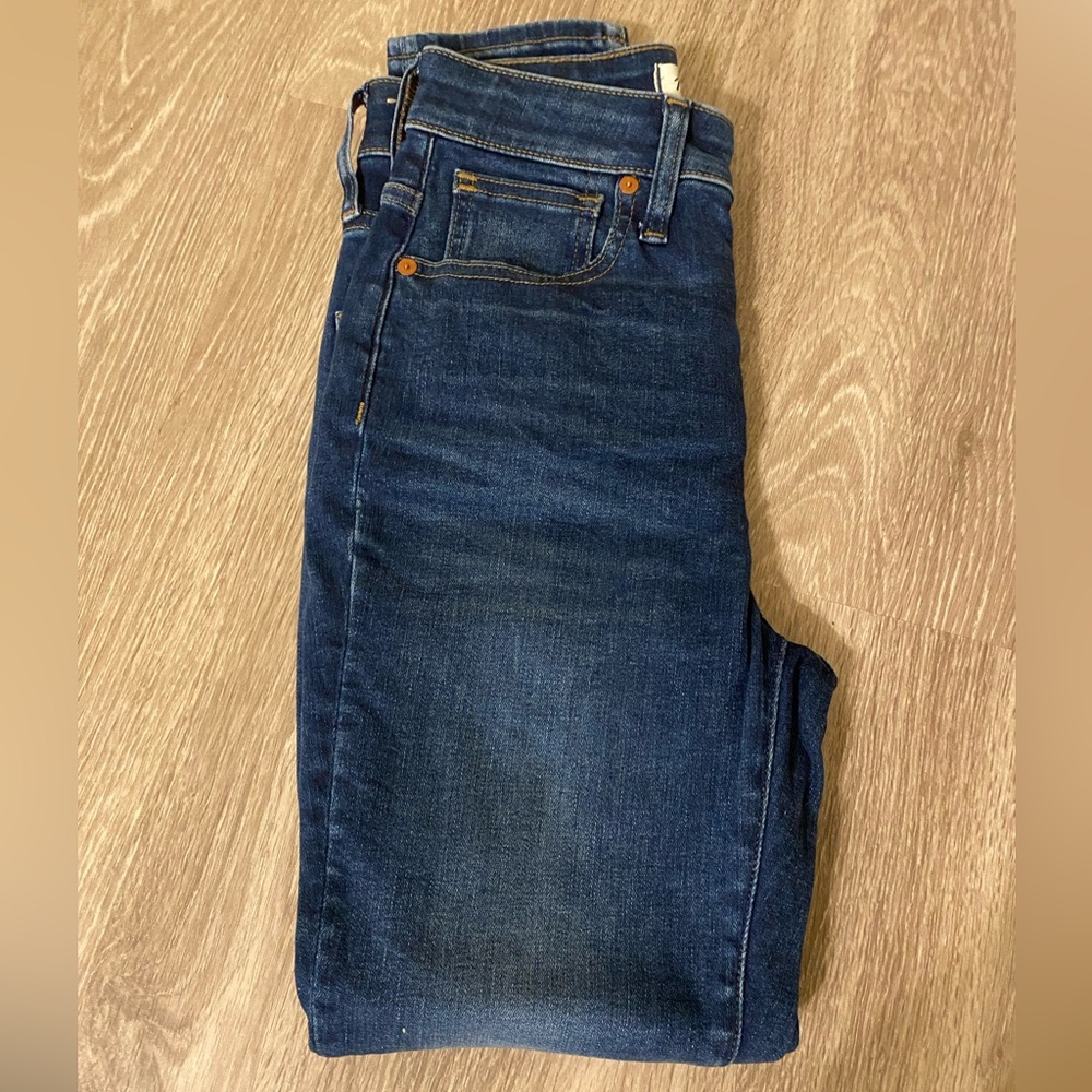 MadeWell Curvy High-Rise Skinny Jeans in Lanette Wash